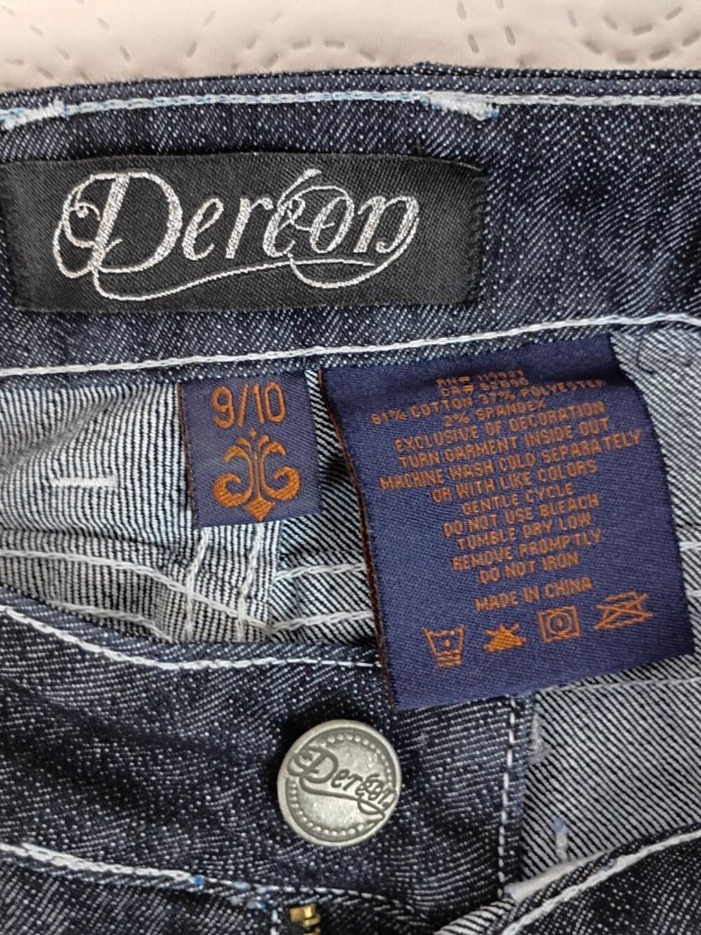 NWOT Deréon Dark Wash Bootcut Jeans Size 9/10 Stretch Denim Flap Pocket Y2K - Picture 9 of 9